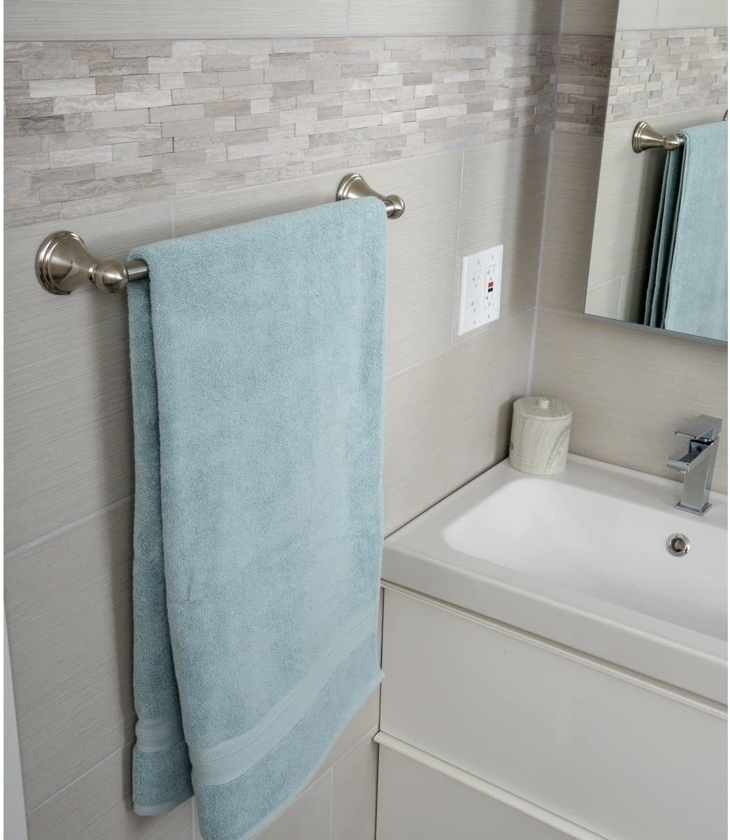 Sanitary Ware Metal Towel Bar for Bathroom Accessory